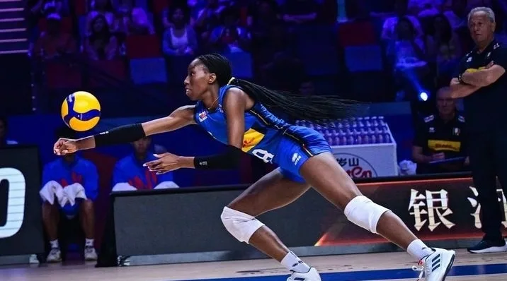 Paola egonu net worth: paola egonu playing volleyball on a court