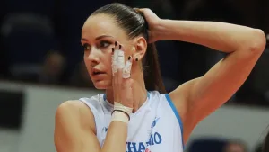 volleyball hairstyles: ponytail